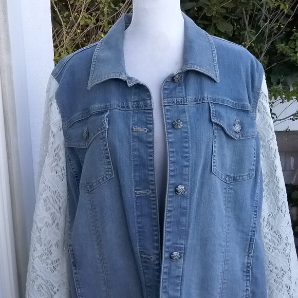 Chico’s Denim Jacket Medium Wash with Lace Chico's size 3 or XL - Picture 4 of 8